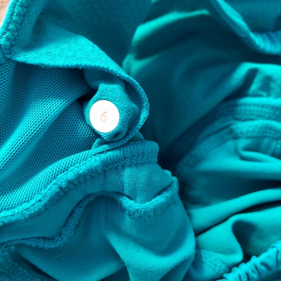 Lululemon Dignity Halter Top Size 6 - Picture 4 of 4